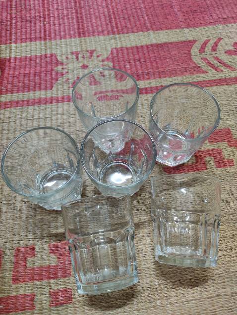 Hàng  đẹp thủy tinh trong shop đóng gói cẩn thận.