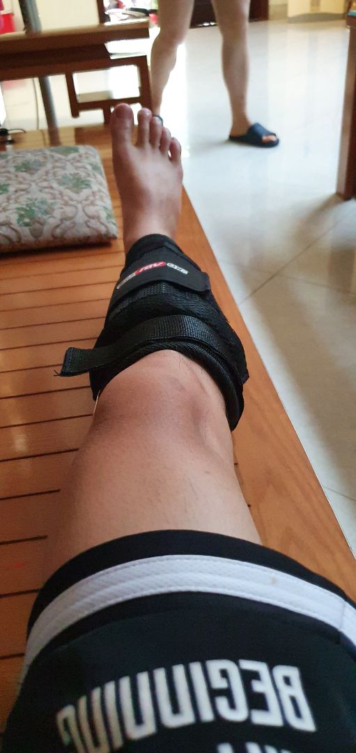 đặt tạ tay mua tạ chân, chả hiểu shop luôn