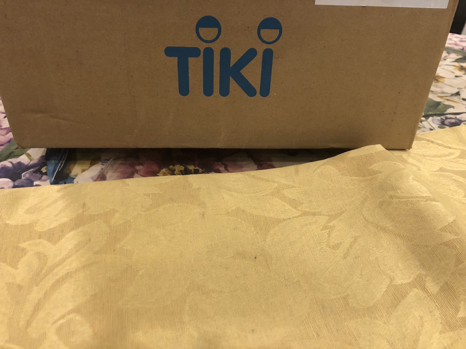 Tôi đã nhận sản phẩm nhưng nó bị những đốm đen nên tôi muốn trả lại. Tôi đã gửi *** nhưng ko được nên phải phản ánh trên đây