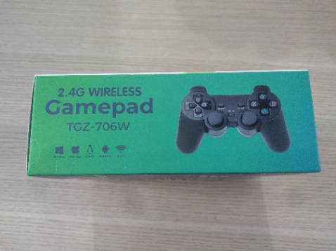 Giá tốt, chơi ổn. Có đầu chuyển USB sang cổng C để cắm vào điện thoại