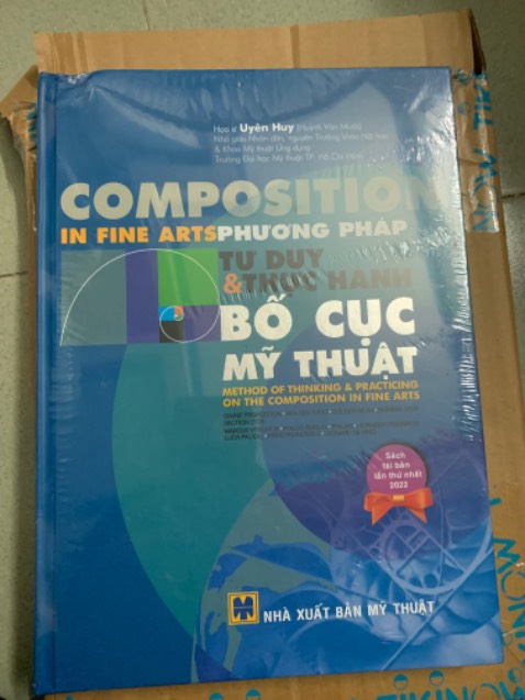 Sách đẹp, giao hàng nhanh. Tuy nhiên sách bị móp một phần:((