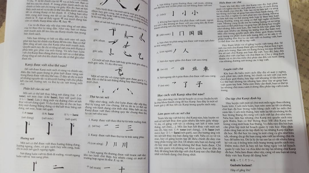 sách rất mới không bị quăn mép hay bị bung keo, chữ in không bị nhòe và cũng không có 2 trang dính vào nhau. Tập viết cũng tốt nhưng mà giấy hơi mỏng viết bút chì thì ok sách rất mới không bị quăn mép hay bị bung keo, chữ in không bị nhòe và cũng không có 2 trang dính vào nhau. Tập viết cũng tốt nhưng mà giấy hơi mỏng viết bút chì thì ok