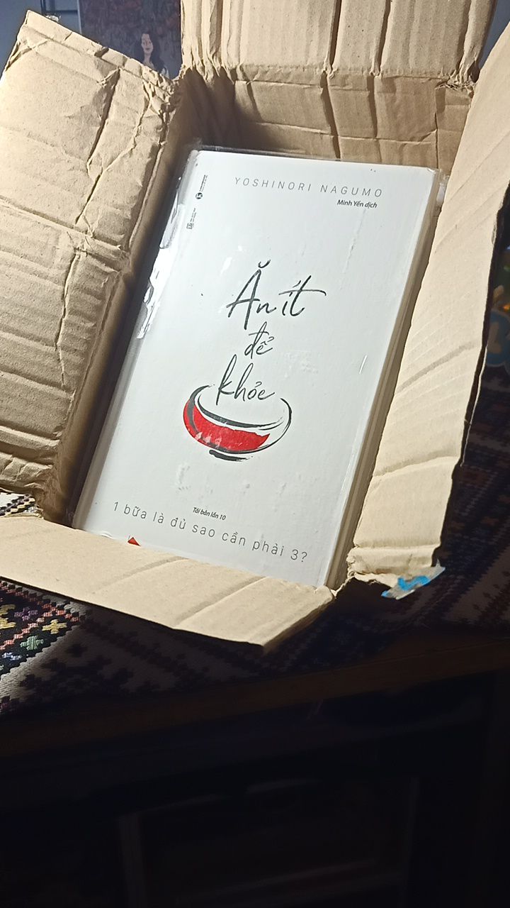 Đóng gói oke, dịch nên mấy tháng trời mới nhận được hàng.
Nội dung sách quá hay, bổ ích, bìa cứng xịn xò nữa.
Giá cả hợp lí.
Cảm ơn Tiki.