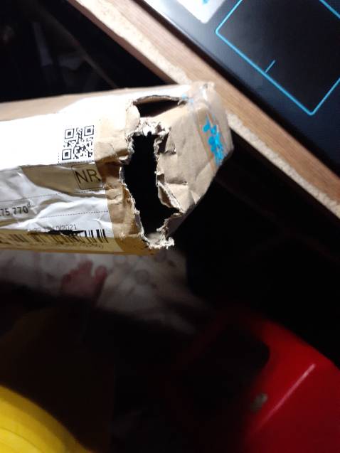 Sách hay, có bao bọc, bìa rất đẹp.
Gói hàng còn bị rách.