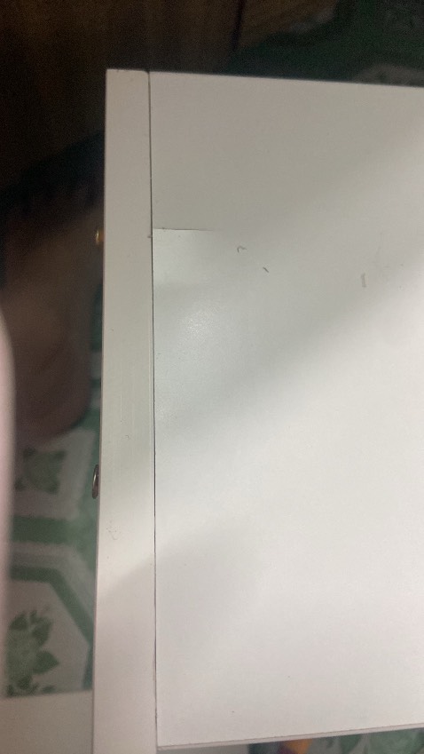 Thứ 1 lỗ hàn sai vị trí rất khó vặn vặn xong thì nứt gỗ lun
Thứ 2 ốc bị lỗi k dư 1 con ốc nào để thay thế vặn rất cực
Thứ 3 mùn mềm dễ nứt lắp sai tháo ra là nức hết mùn gỗ
Thứ 4 k có bảng hướng dẫn lắp 
Chung quy rất khó lắp hàng chất lượng thấp