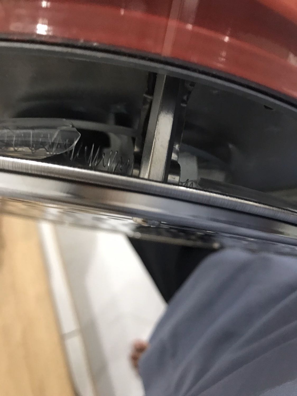 Giao hàng bể đèn tạo nhiệt. Giờ không biết phải làm sao.