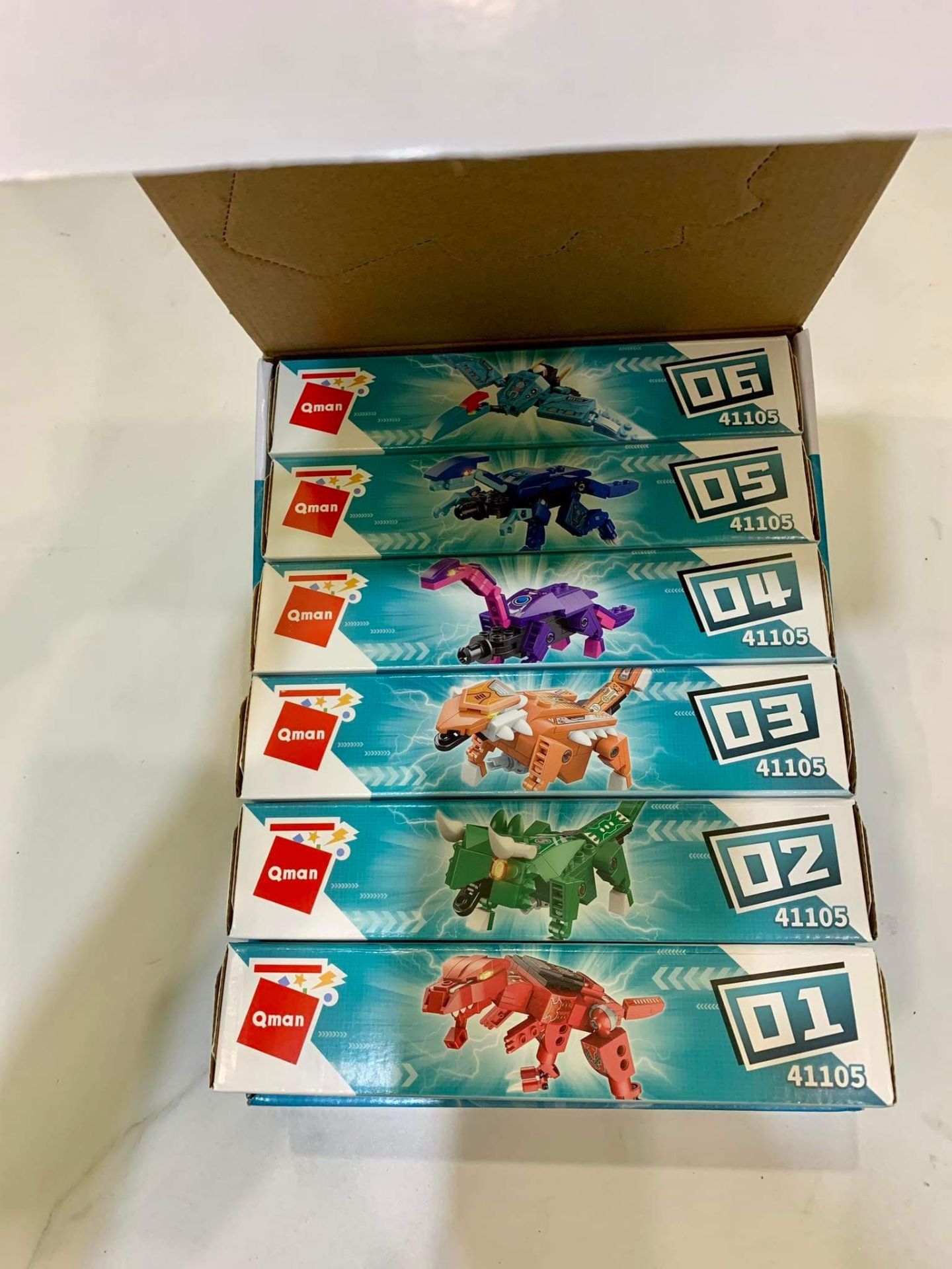 Đồ chơi xịn xò, chất lượng. Các chi tiết nhựa đẹp, ko sắc cạnh. Tranh ghép dày dặn. Đúng như quảng cáo