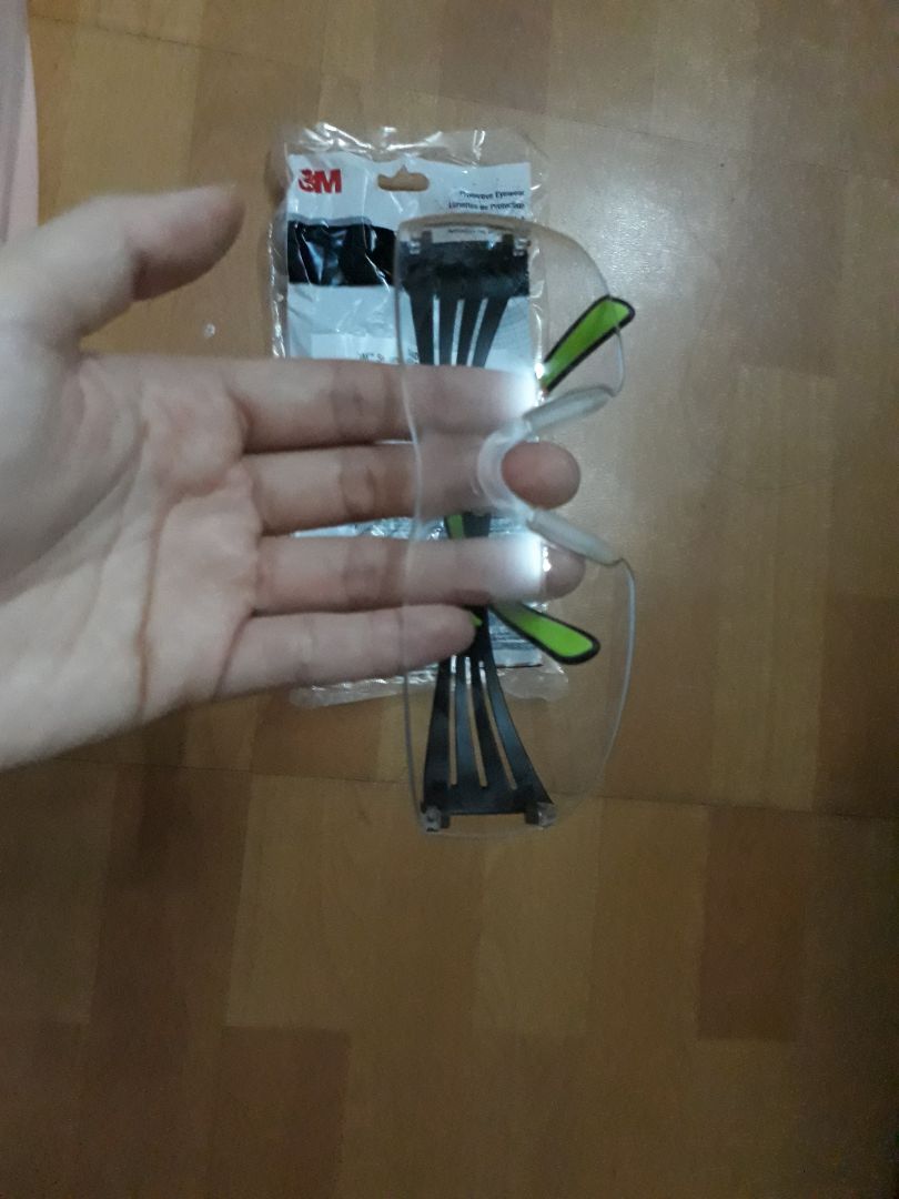 giao hàng hơi lâu do mình đặt vào mùng 4 tết. Chất lượng sản phẩm tốt, đeo nhẹ