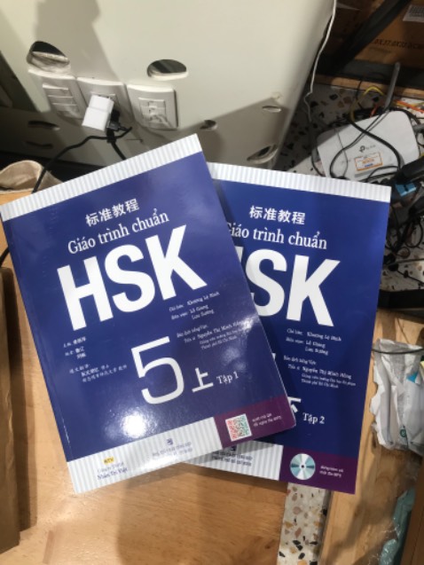 Giao hàng nhanh bất ngờ luôn ạ . Sách rất đẹp ạ