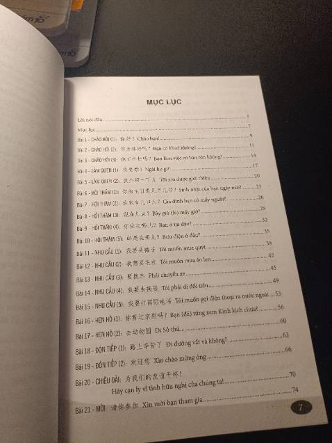 Hàng giao đúng hẹn, giấy in chất lượng tốt nội dung chuẩn 301 câu đàm thoại đáng mua nhé mọi người