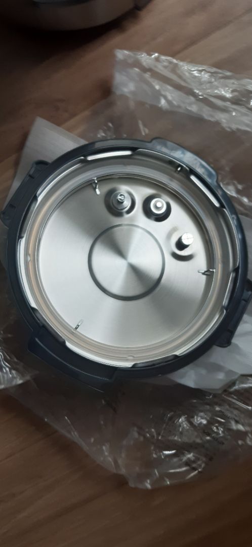 hàng giao nhanh đúng như quảng cáo, đóng gói cẩn thận, phụ kiện đầy đủ, đã dùng thử vài chức năng thấy ok