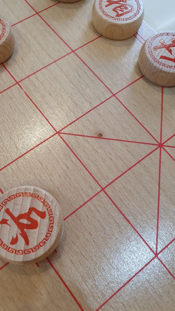 hàng lỗi, quân cờ ok nhưng bàn cờ lỗi. hàng lỗi, quân cờ ok nhưng bàn cờ lỗi.