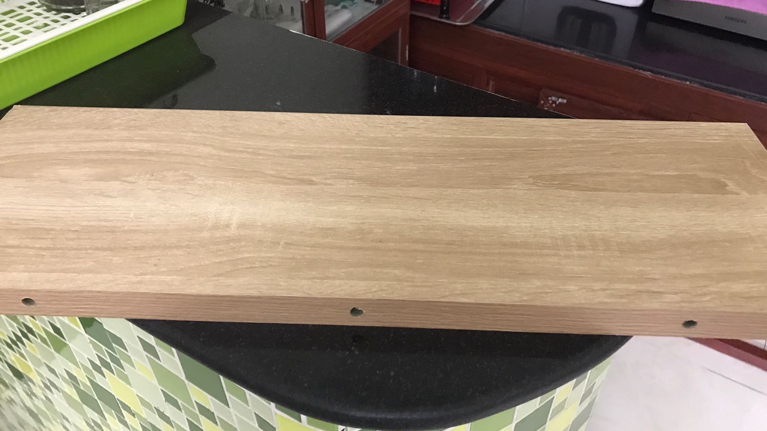 Kệ đẹp chắc chắn đóng gói kỹ càng phụ kiện đầy đủ chất lượng tốt!