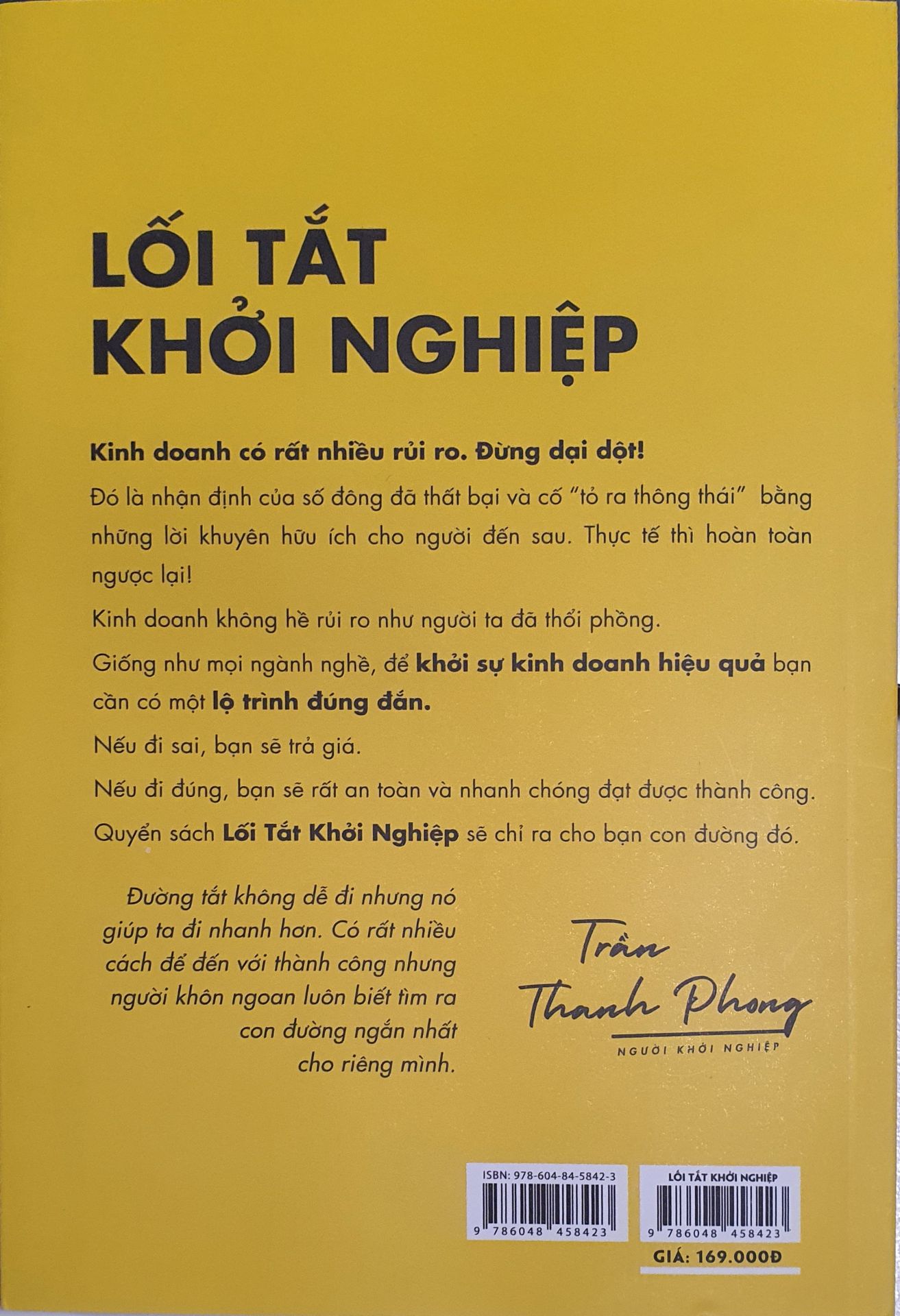 Cuốn sách với những kiến thức không phải là mới nhưng với một cách dẫn dắt và thể hiện hết sức gần gũi, dễ tiếp nhận. Người đọc được dẫn dắt tâm trí đi từ góc độ đơn giản nhất, dễ tiếp cận nhất để đến với sự phát triển tâm hồn khởi nghiệp kinh doanh. 
    Tập trung vào "kết quả" để thấy "giải pháp" cho kết quả đó. Đưa ra giải pháp khả thi nhất và không ngừng hoàn thiện giúp cho người có nhu cầu chúng ta sẽ đạt được mục tiêu của kinh doanh. 
    Lập trình tư duy: điều đầu tiên là cần phải thay đổi suy nghĩ và hệ thống niềm tin của bản thân mình để củng cố hành động đúng đắn mới của bản thân. Chỉ khi ta có hệ thống niềm tin đúng và hành động đúng mới mang lại cho ta kết quả đúng. Đời thay đổi khi chúng ta thay đổi và mọi thứ thay đổi bắt nguồn từ suy nghĩ thay đổi rồi truyền đến hành động thay đổi. 
    Cảm ơn anh vì quyển sách cực kỳ hữu ích này!!!!! Chúc anh nhiều sức khỏe và có nhiều hơn nữa những sản phẩm giá trị cống hiến cho mọi người.