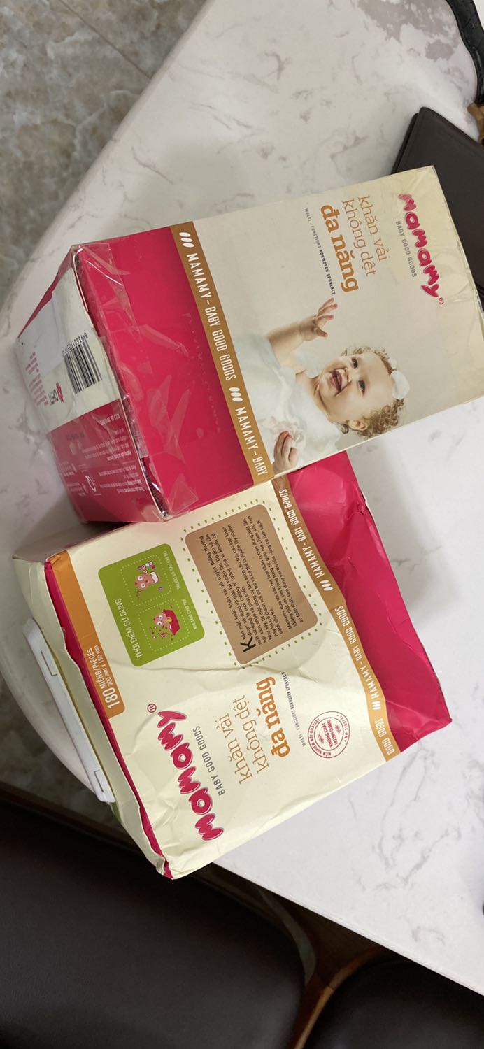 Hàng rất kém chất lượng, tôi muốn hoàn hàng, móp méo tè le, dơ và cát không, làm sao dùng cho em bé được