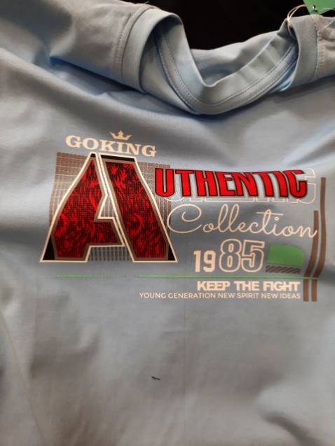 Áo rất đẹp, vải thun mềm mại, độ dày vừa phải. Hình in rõ ràng, sắc nét.