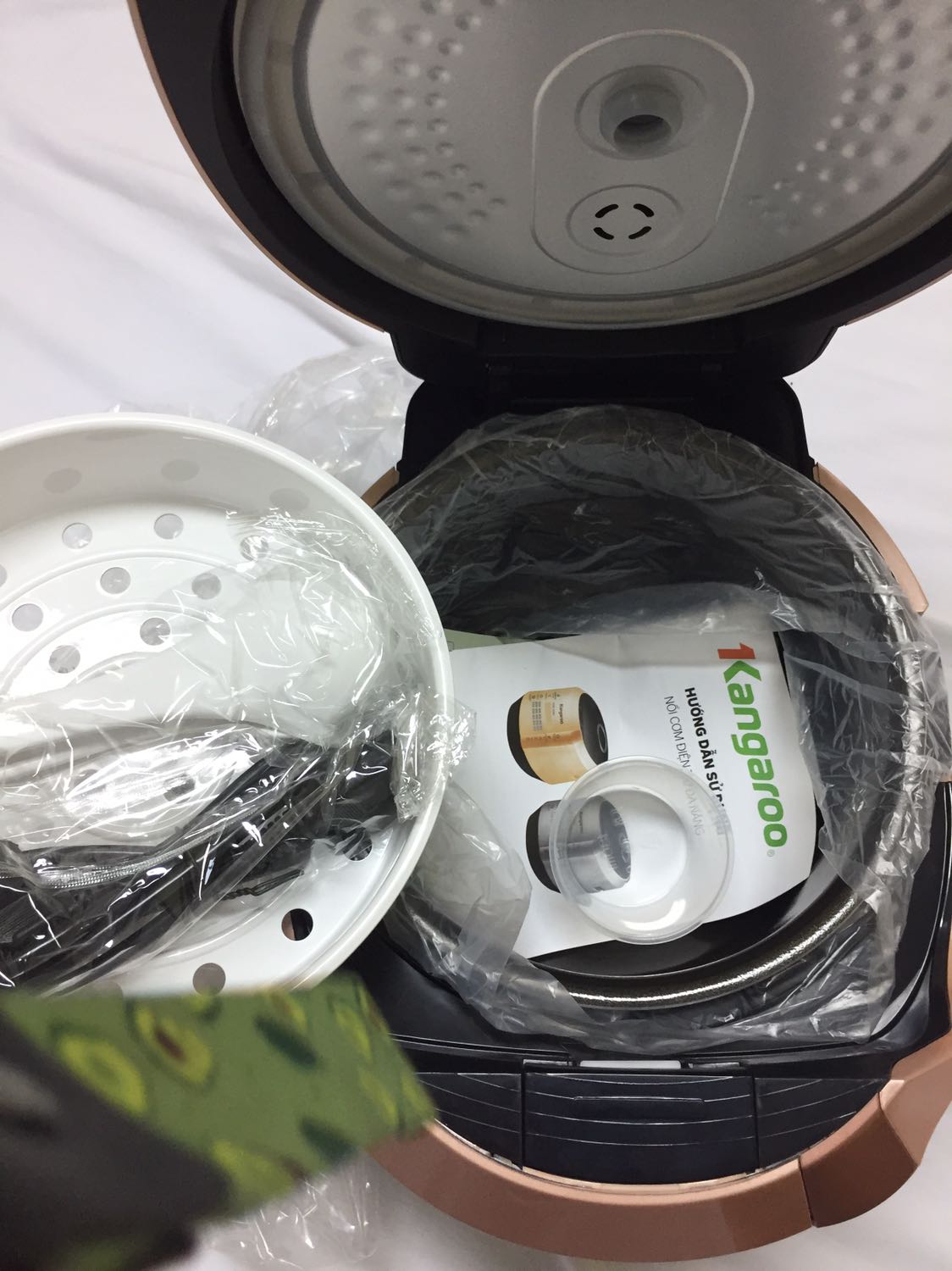 Nòii chắc chắn. Đẹp. Có bảo hành đầy đủ. Hộp xịn xò