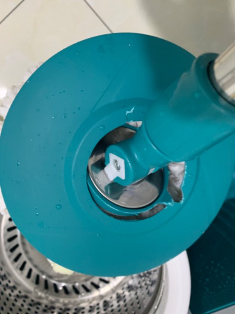 Hoàn toàn thất vọng về chất lượng sp, m vừa mua trưa nay, vừa lau nhà được 1 lượt, lượt thứ 2 thì vỡ luôn ah, giờ kg biết làm sao, tiền còn chưa trả mà hàng đã kg xài được rồi, làm thế nào để trả hàng lại ạ?