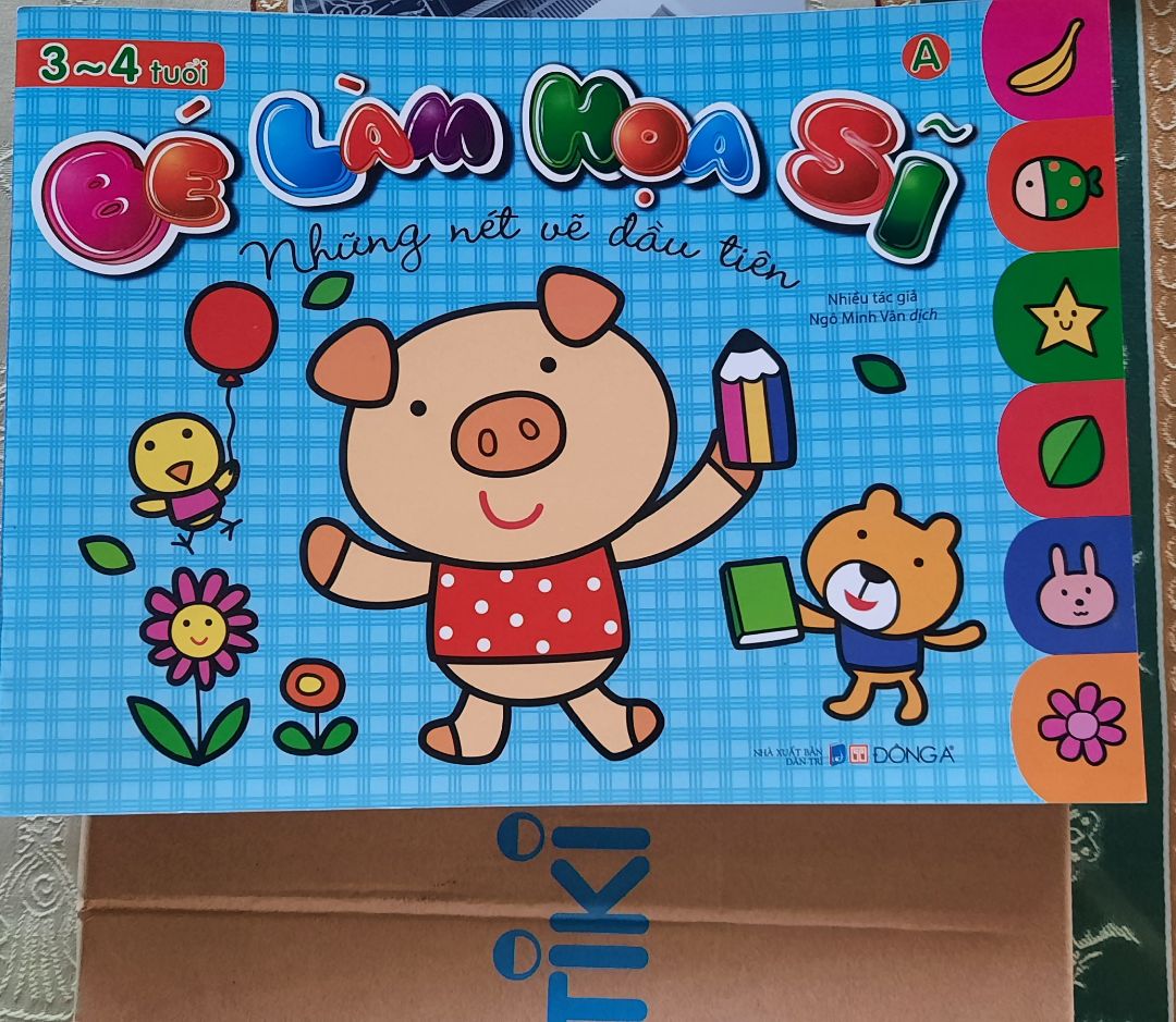 Sách phù hợp cho các bạn nhỏ bước đầu làm quen với màu sắc. Giao hàng nhanh, giá tốt. Thanks