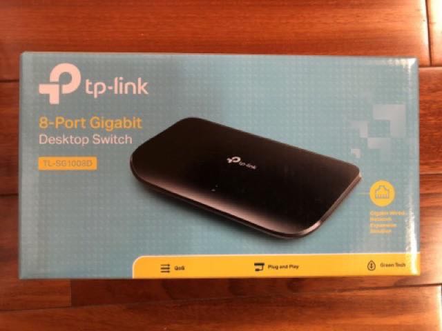 Switch TP-Link 8 cổng chạy được cả ngày ko thấy giật lag tí nào ( đang dùng cáp quang Viettel 35mb ) 
Switch cắm là chạy luôn nên không cần cấu hình qua web nha mọi người. Nó khá nhẹ, phù hợp với vị trí thoáng mát do vỏ switch làm bằng nhựa nên dễ nóng nếu đặt vị trí quá chật. 
Cảm ơn Tiki đóng gói và giao nhanh lắm.