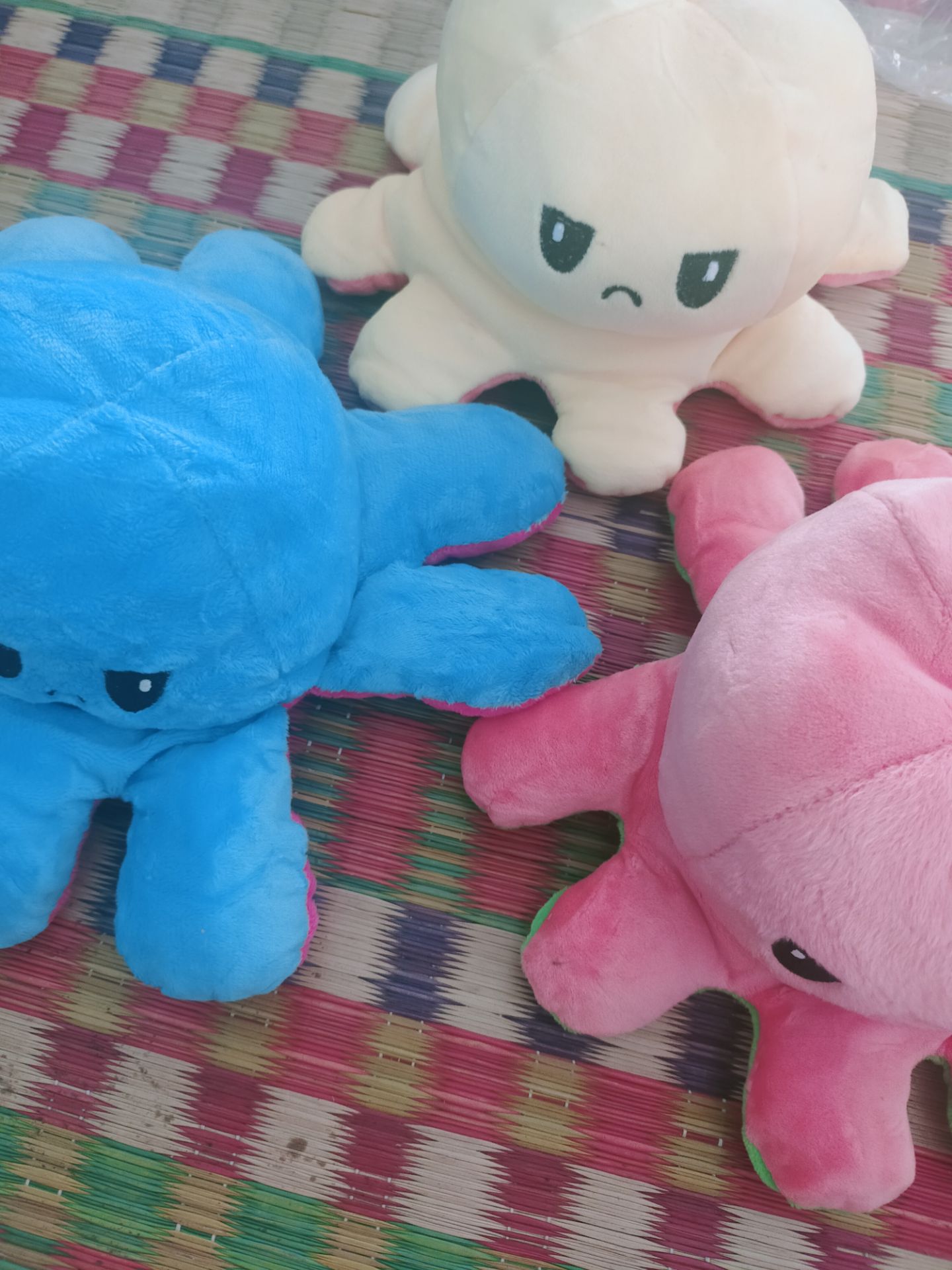 mình mua 3 con cam-xanh ngọc ,nó ship cho mình 3 con này nè mọi người ? trong đó con màu xanh bị nhừ tử luôn ý cho 4 sao thôi mn cân nhắc trước khi mua ?