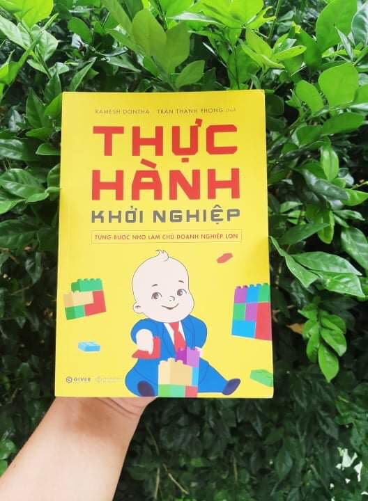 Nội dung sách chứa đựng nhiều bài học và tư duy hữu ích rất đáng tham khảo, đặc biệt là phần hướng dẫn đăng ký kinh doanh tại Việt Nam. Sách đi theo lộ trình từng bước nên dễ nắm bắt hơn! Tiki giao hàng nhanh.