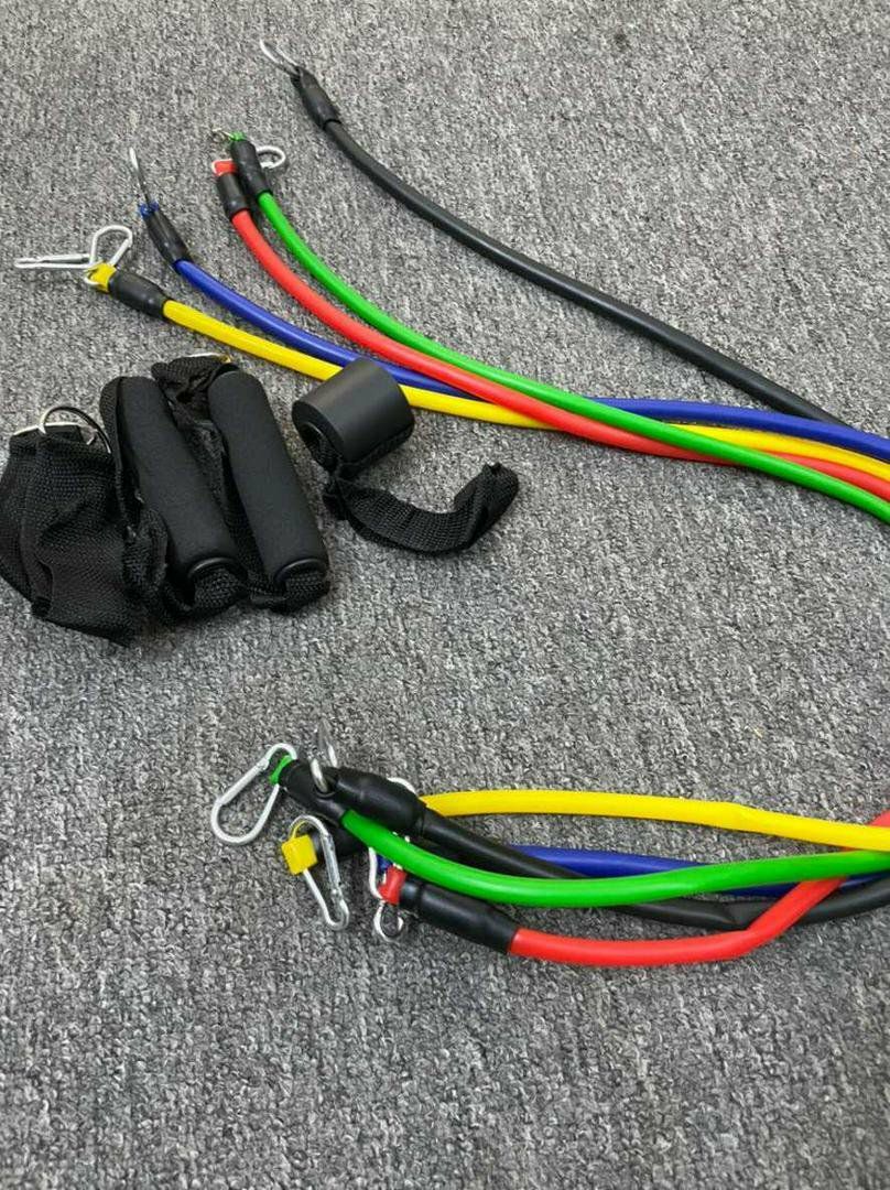 Giao đầy đủ phụ kiện, dây có vẻ chắc chắn, bạn nào muốn kéo mạnh thì phải thêm dây nhé chứ kéo riêng 1 dây là đứt luôn.