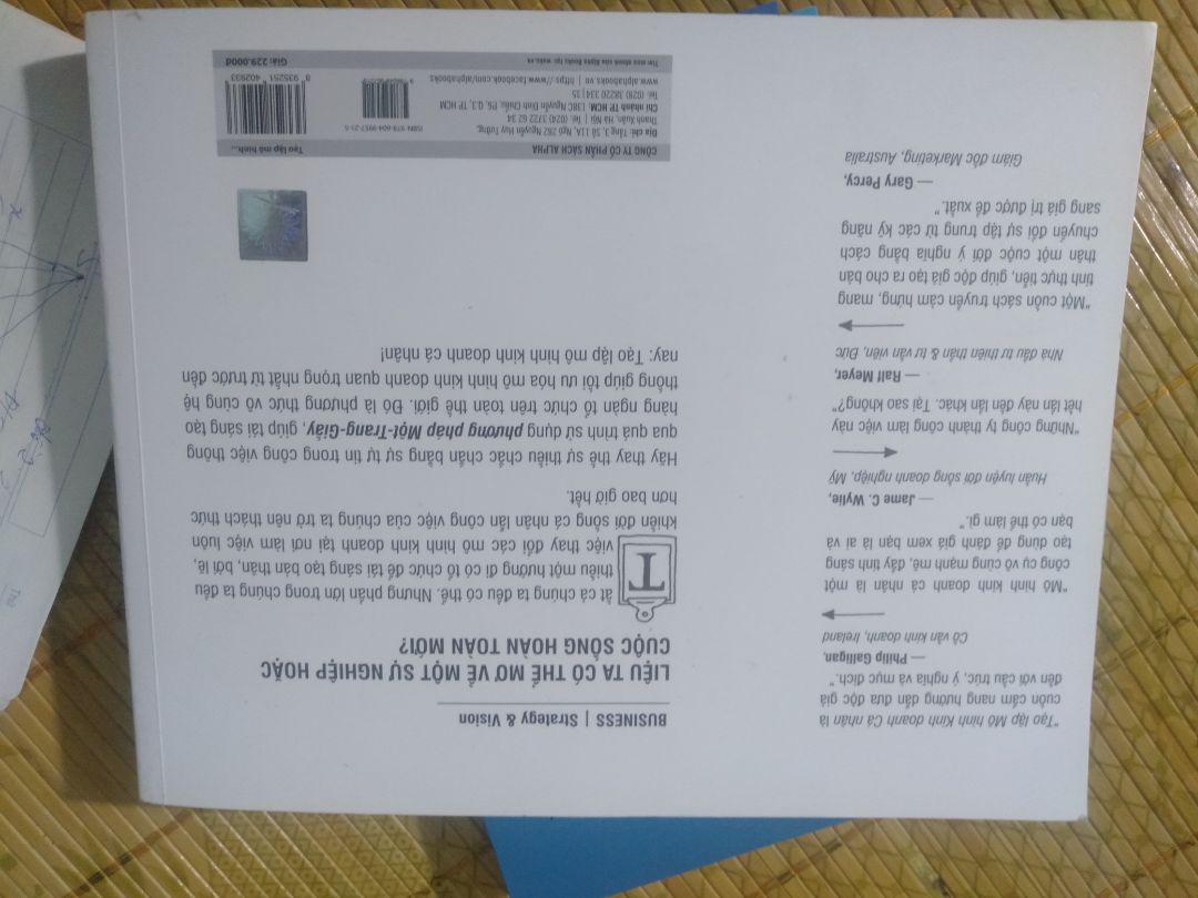 Sách rất hay, nhưng vì là sách nước ngoài nên vẫn có cảm giác khá là khô khan. Tuy nhiên bề mặt kiến thức mang lại, đây là một cuốn sách rất ổn