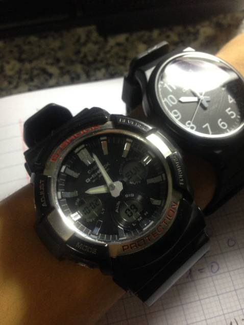 rất đáng để đeo. thứ nhât, casio là thương hiệu của nhật điều đó làm mình thích nhất. thứ hai,  đồng hồ thanh lịch. thứ ba, dùng hơn 1 tuần, có vài vết xước. mức giá này so với các dòng khác của casio là khá ổn, so với hàng trung chênh khá nhiều. thứ tư, độ bền của casio là siu cấp ko vô địch.
tóm lại, mình rất thích nó hơn cả g shock, tuyệt vời ông mặt trời