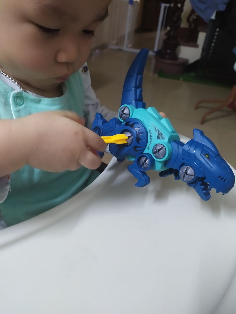 Giao hàng nhanh, đóng gói cẩn thận. Đồ chơi thiết kế đẹp, nhựa trơn mịn, chi tiết. Bé chơi rất thích. Đáng tiền. Giao hàng nhanh, đóng gói cẩn thận. Đồ chơi thiết kế đẹp, nhựa trơn mịn, chi tiết. Bé chơi rất thích. Đáng tiền.