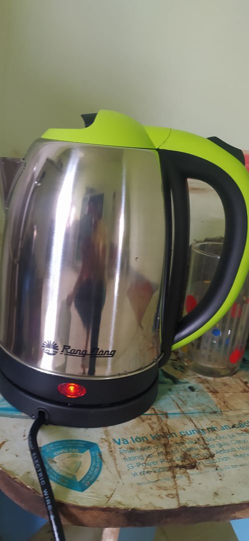 cái nắp có vẻ hơi lỏng lẻo . nấu sôi nhanh 👍