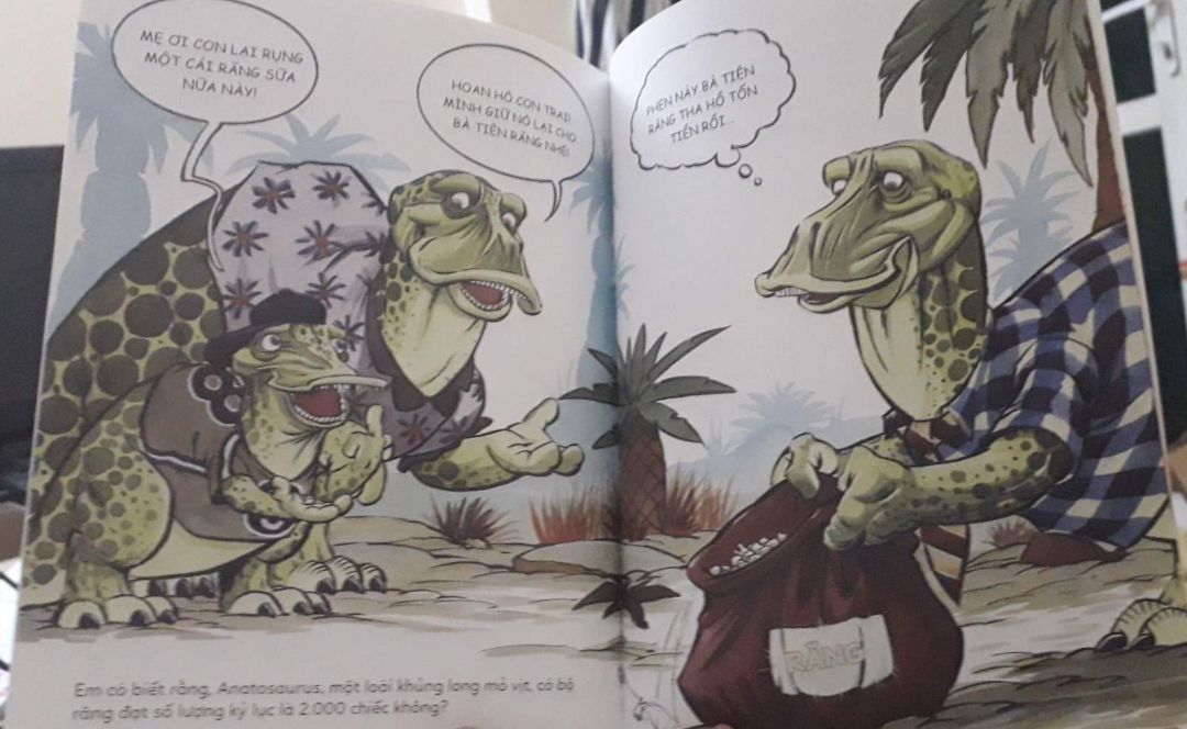 Series truyện này rất thú vị và bổ ích~~ Quyển này cung cấp các thông tin mới lạ và không kém phần dễ thương về loài khủng long~ Quyển này hài hước và dễ thương nhất cả bộ luôn ấy :)) Mua cho cháu mà mình đọc còn thấy mê :v