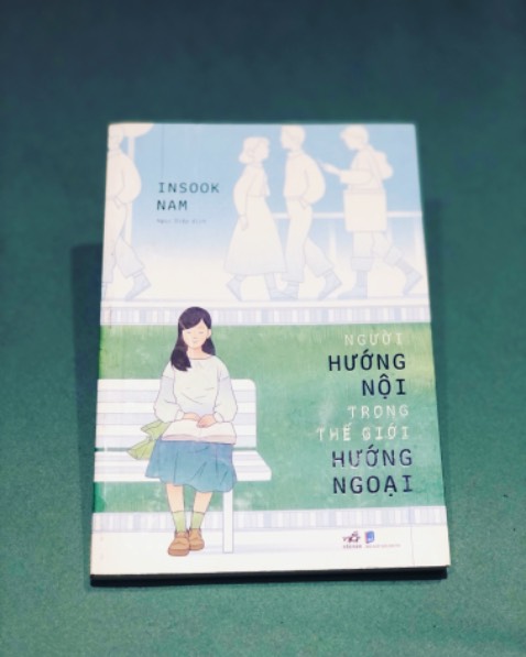 Khi thấu hiểu chính mình, chúng ta sẽ không còn sợ hãi.
Tìm thấy sách, tui như tìm ra tri kỷ. Sách là lời đáp đầy đủ cho những câu hỏi về bản thân của một người hướng nội.