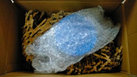 Hài lòng về dịch vụ, chất lượng sản phẩm của Tiki. Tiki giao hàng nhanh, đóng gói cẩn thận nhiều lớp chống sốc (mình đã khui ra chút), shipper thân thiện, có gọi báo đầy đủ. Sữa hương vị thơm ngon, cháu mình rất thích.; sữa của Vinamilk thì quá uy tín rồi.