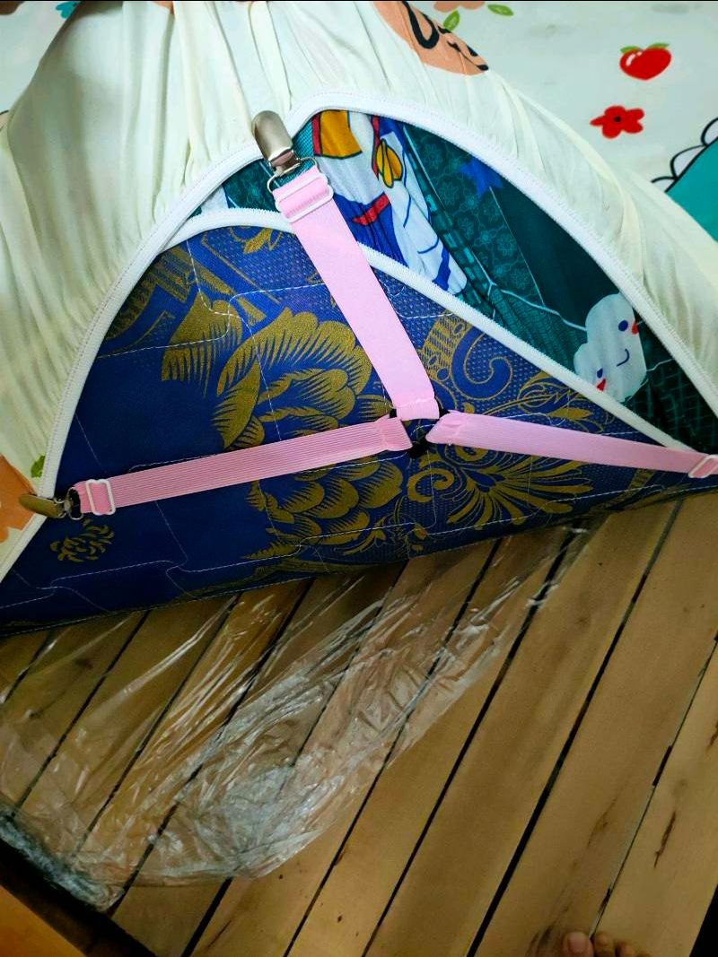 Kẹp giường rất hữu dụng. Kéo căng dc ra giường. Nằm xong k bị nhăn nhó quá nhiều như trước
Cảm giác chiếc giường như ở ksan
Rất thích
Biết ơn shop và người sản xuất ra công cụ này