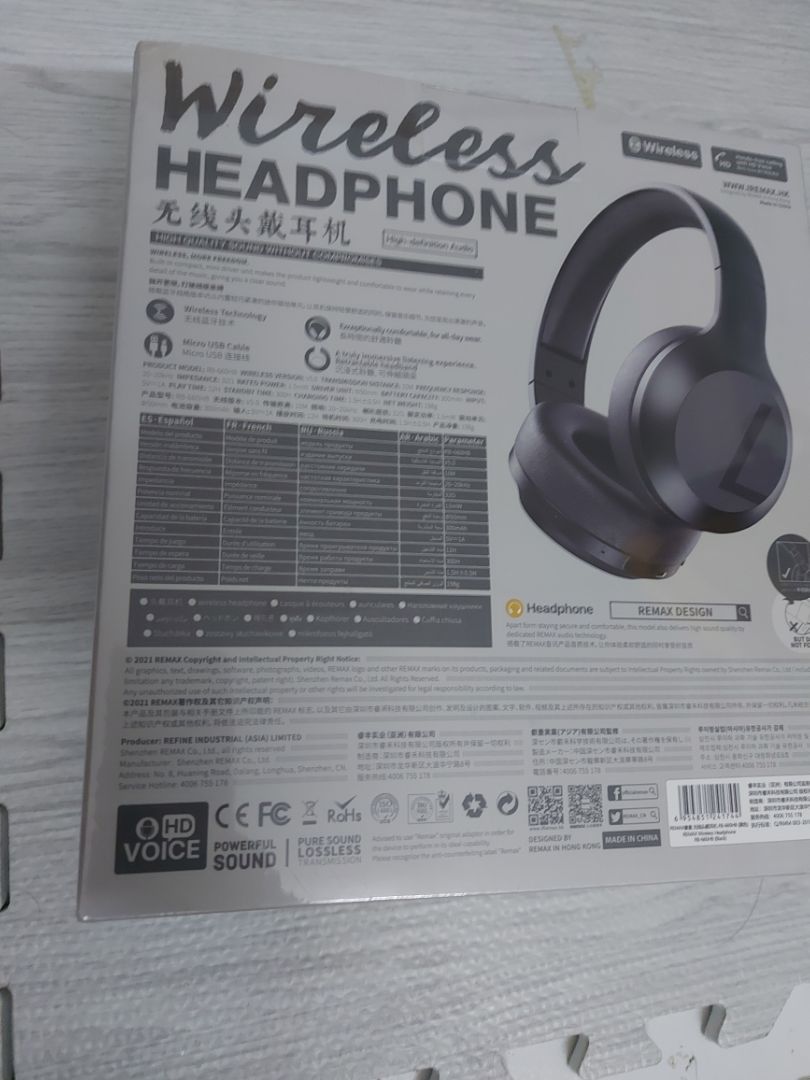 Đóng gói tốt, hàng đầy đủ linh phụ kiện. Tai nghe hơi hướng thiên về bass. Pin tương đối lâu. Nhược điểm là đeo lâu hơi hầm và đau tai. Với tầm giá dưới 700k thì tương đối hài lòng.