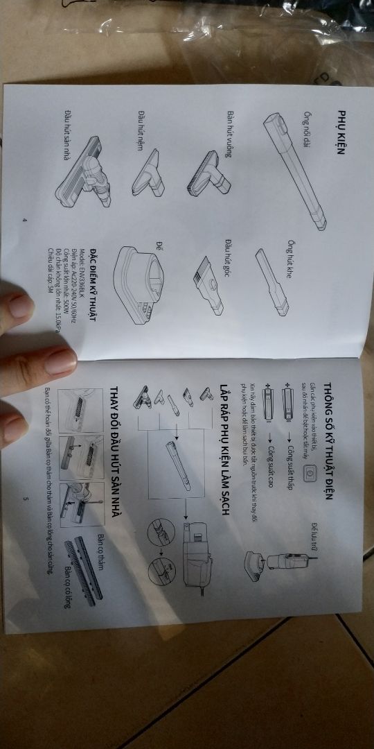 ôi. mua được 1 cái máy hút bụi chất lượng luôn
- Nhẹ - gọn - đa năng
- Có thể nối ống hút dài hoặc nối đầu hút trực tiếp với thân máy làm giống máy hút bụi mini chầm tay, máy hút bụi nệm mini vậy đó.
- Có đế xếp vào gọn gàng
- Có nút trượt chỉnh lực hút nhẹ > mạnh
- Giá vừa phải luôn

- Hình dưới có chụp lại để cho ai cần xếp đúng vị trí bỏ lại vào hộp cất đi nè