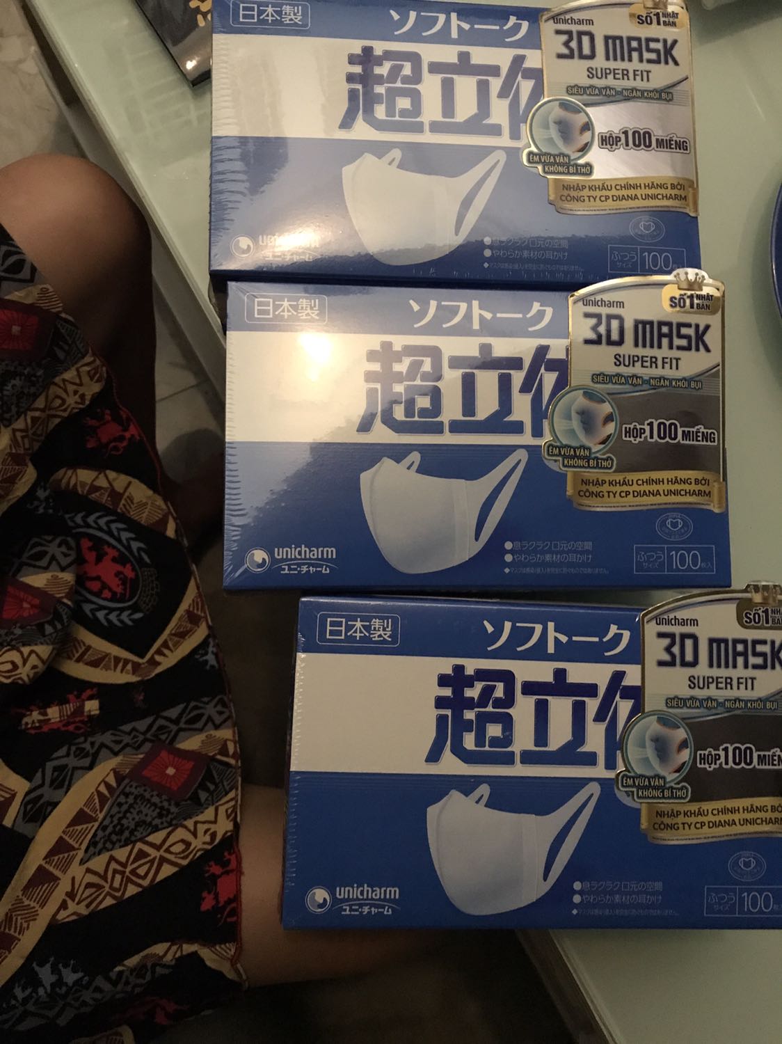 Giao hàng không đúng sản phẩm, xin trả lại hàng do đặt: 2 hộp sản xuất Việt Nam, 1 hộp sản xuất Nhật, nhưng 3 hộp giao giống nhau. Thời gian giao hàng thứ năm 13/1, nhưng đến hôm nay 17/1 mới giao.