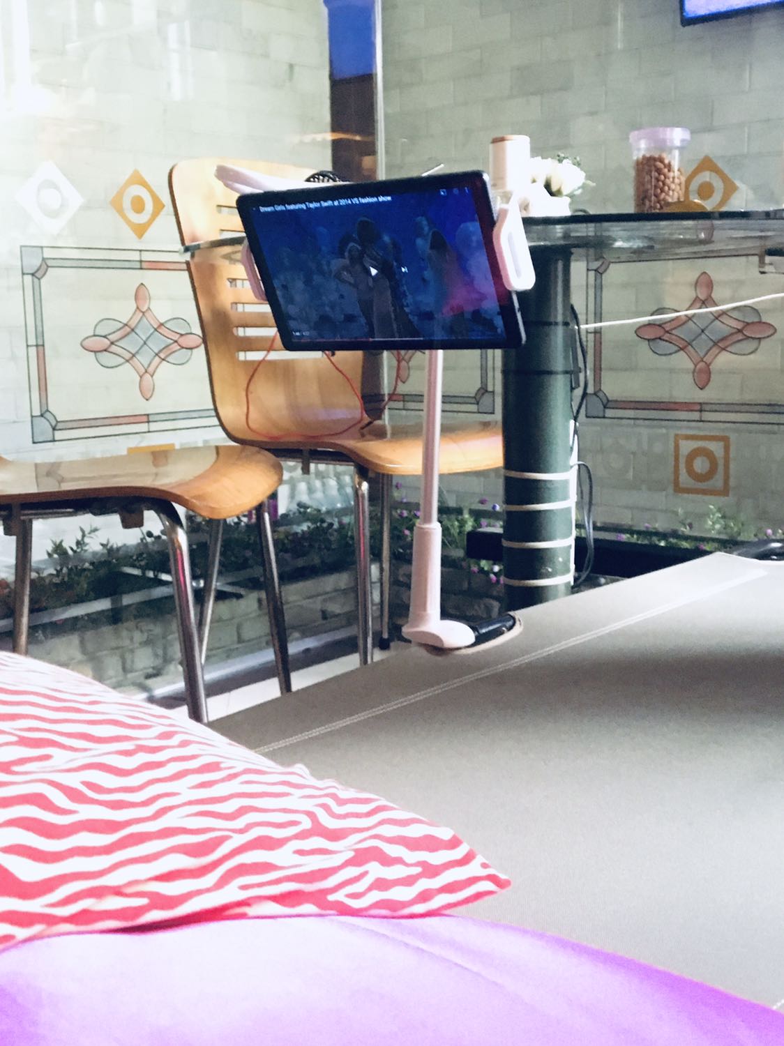 Nhìn cảm quan và sử dụng, bước đầu thấy hàng tốt và chất lượng, mẫu mã đẹp tiện ích. Độ bền cần thời gian mới biết, sản phẩm đúng như Tiki mô tả, đáng mua.