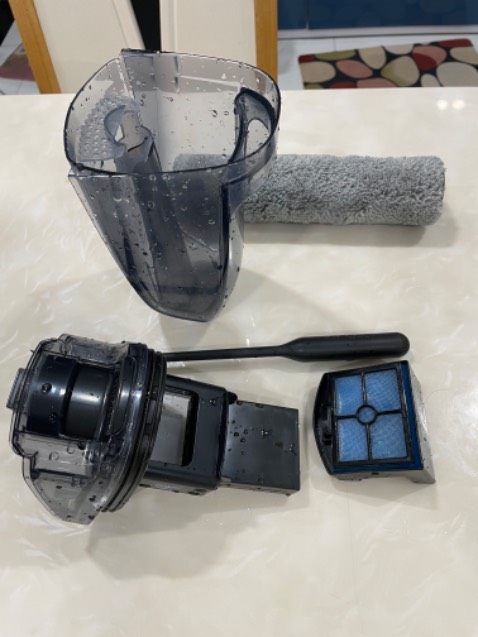 1. Hút bụi, tóc, ổn
2. Lau ổn, chỗ dơ cần đi qua đi lại vài lần mới đánh bay vết dơ.
3. Thời gian cũng hon 20 phút cho 1 lần sạc đầy, quá đủ cho 100m2 - 150m2
4. Vệ sinh dễ dàng