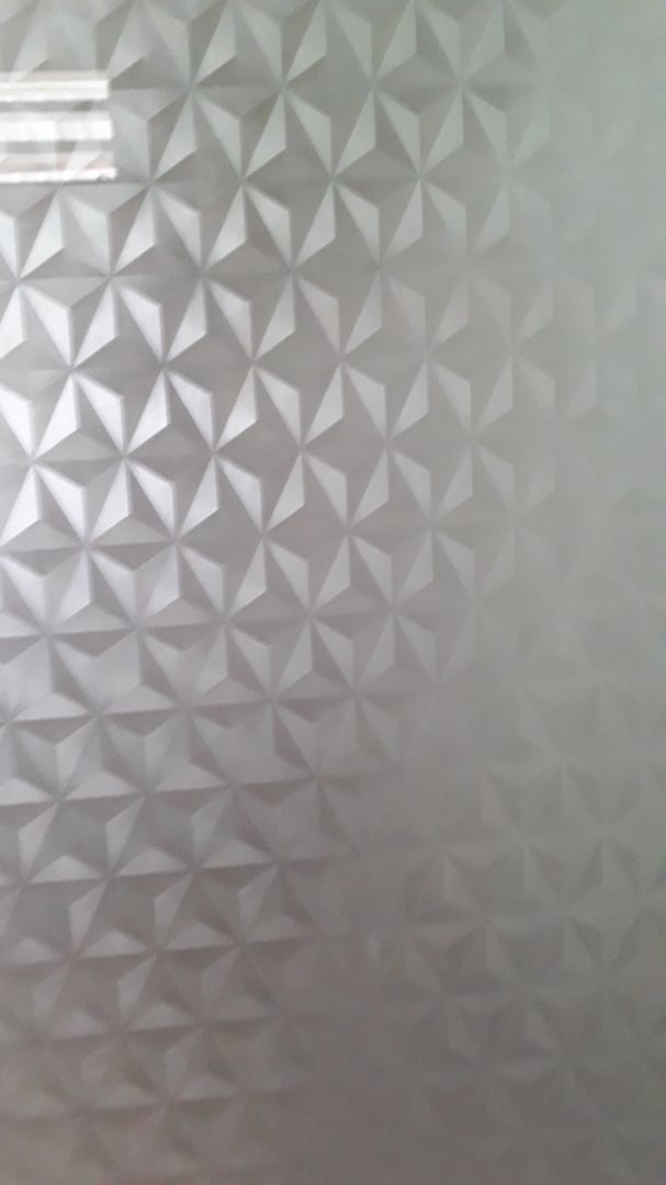 Mình cứ tưởng là sẽ không mờ phải dán hai 2 lớp. Không ngờ chỉ dán một lớp là đủ rồi.