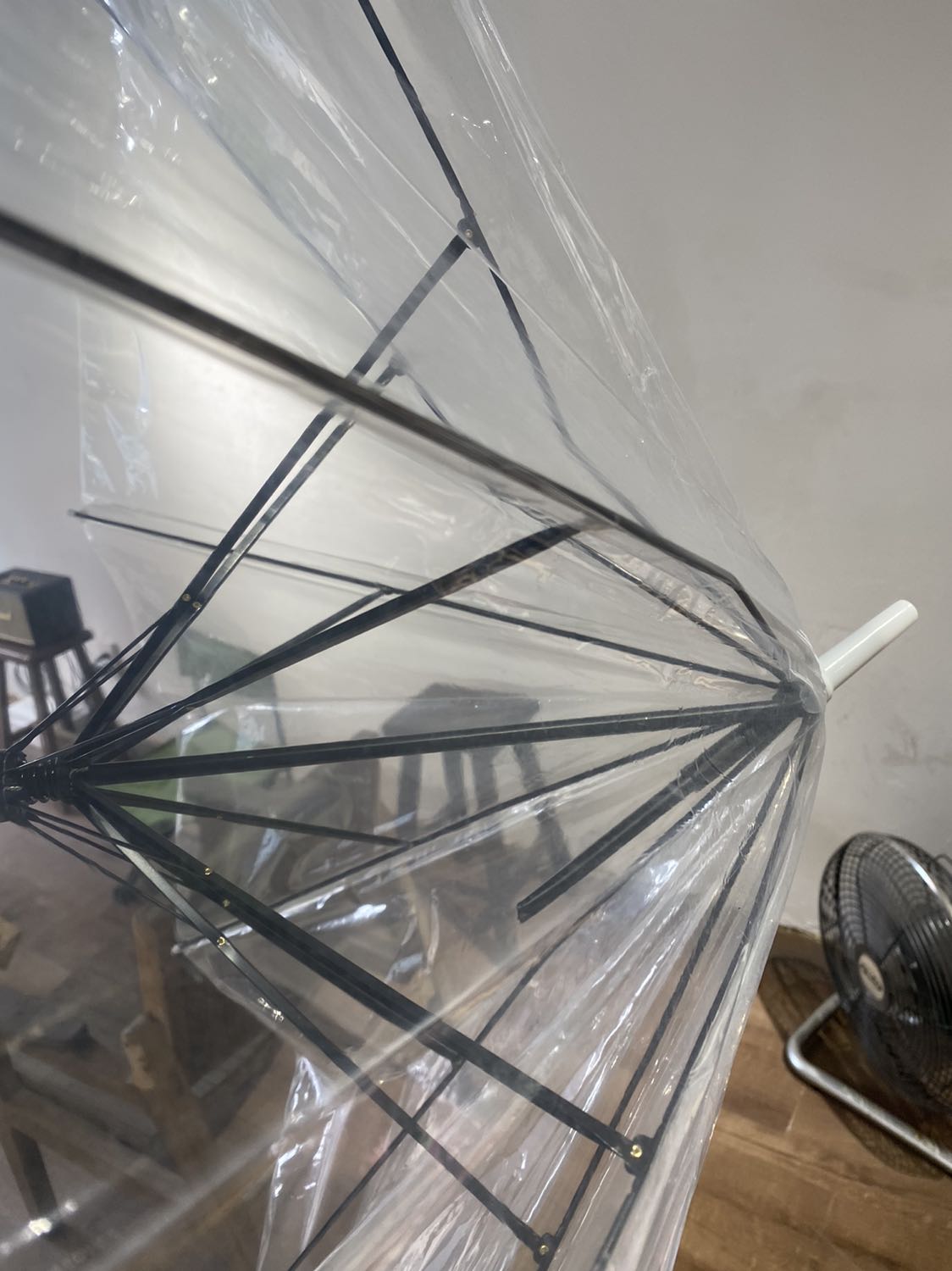 Dù gãy đôi khi bật lên, không rõ do Shop hay do vận chuyển... 
Trải nghiệm mua hàng đáng tiếc...