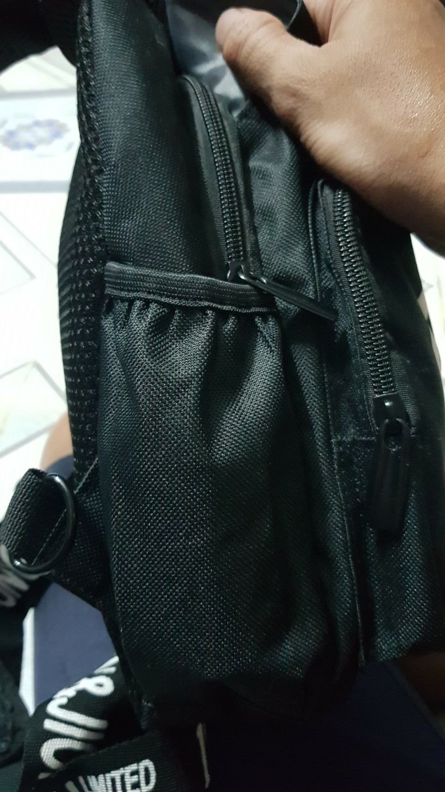 Quẹo lựa, quẹo lựa. Bao hợp lý luôn đó trời. Thật không thể tin nỗi, mới đặt tối hôm trước - trưa nay đã có. Mua về bỏ khẩu trang mang theo chống dịch bệnh Corona quá hợp lý mà. Linh xe ôm chấp k nỗi kèo này !