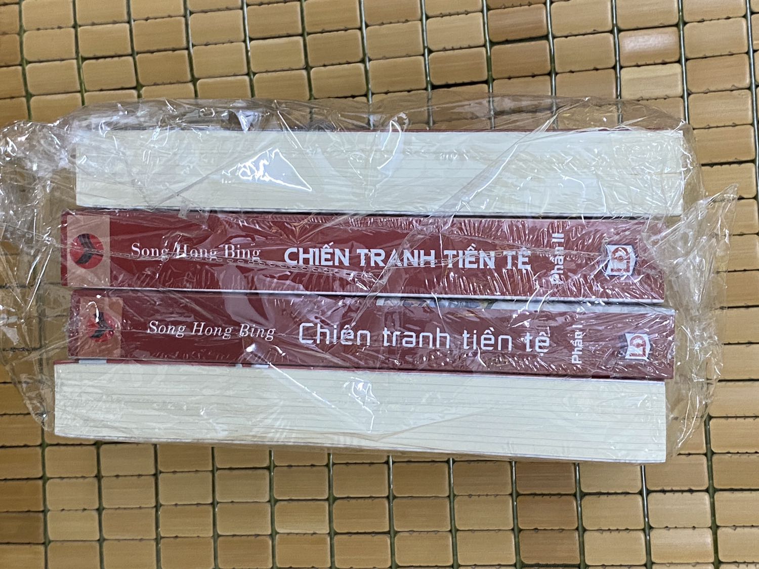 Đóng gói ổn
Sách ko bị cong dập
Giao hàng đủ và siêu nhanh