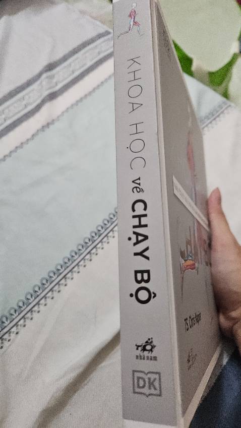 Tiki giao nhanh, giá rẻ, sách được bọc kĩ, gọn, nội dung có hình ảnh minh họa khoa học.