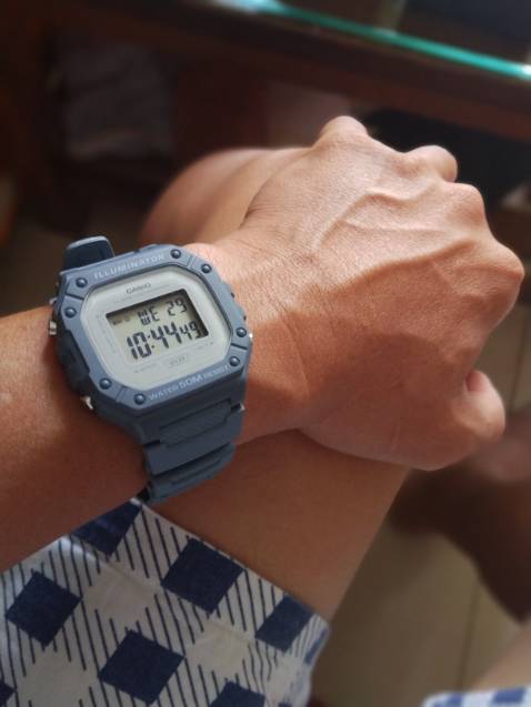 Đẹp xuất sắc, phím bấm nhạy. Độ hoàn thiện tốt. Bền hay ko còn chờ thời gian!