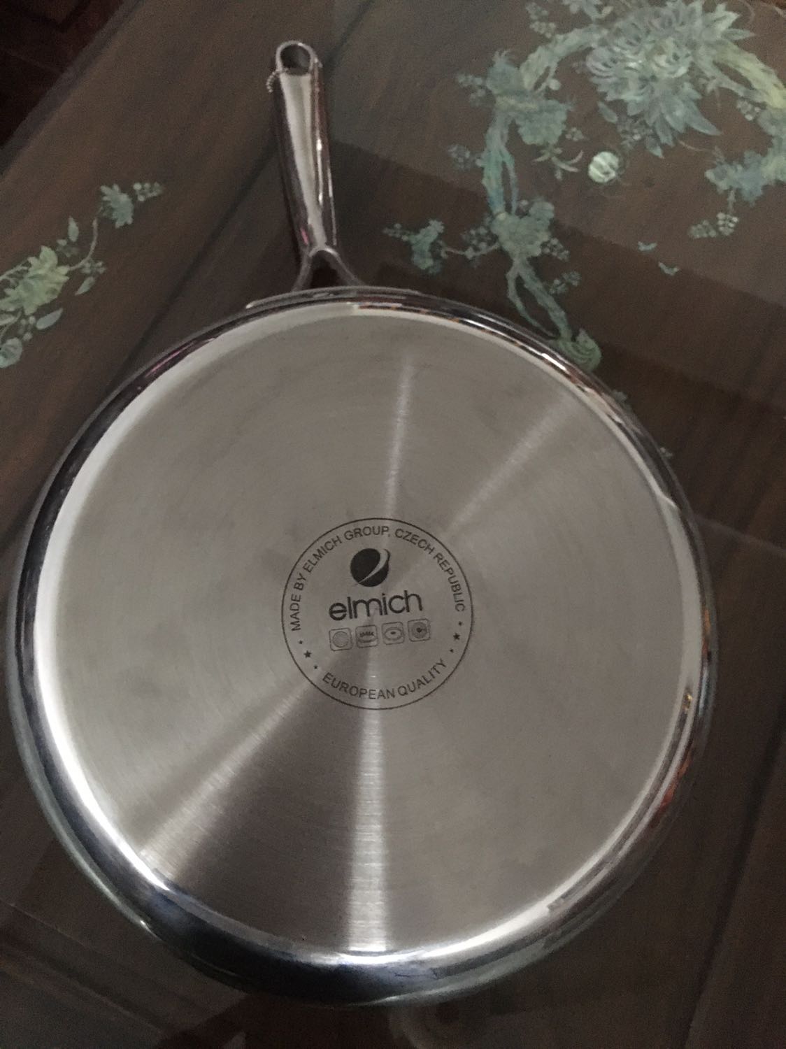 Sản phẩm đúng như trên ưeb. Kiểu dáng đẹp. Hiện đại. Giá cả hợp lý. Tuy nhiên đóng gói bao bì sơ Sài, quét mã vạch không có đơn vị sản xuất. Không tìm được xuất sứ nguồn gốc sản phẩm. Sản phẩm đúng như trên ưeb. Kiểu dáng đẹp. Hiện đại. Giá cả hợp lý. Tuy nhiên đóng gói bao bì sơ Sài, quét mã vạch không có đơn vị sản xuất. Không tìm được xuất sứ nguồn gốc sản phẩm.