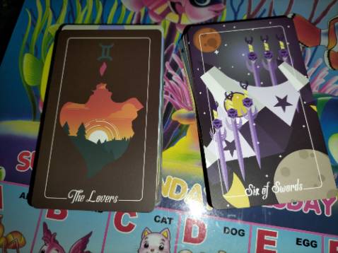 Bài ổn đẹp màu nhìn đẹp , nhưng hộp bị xước , nói chung là sản phẩm ổn phù hợp với giá tiền