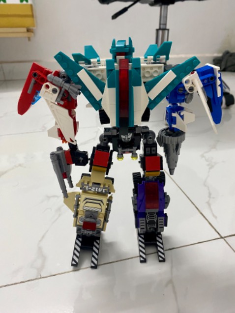 Một vài chi tiết hơi lỏng nhưng nhìn chung là ổn và đẹp. Nên mua để sưu tầm, chưng bày. Chứ dùng để chơi là rụng liền =))