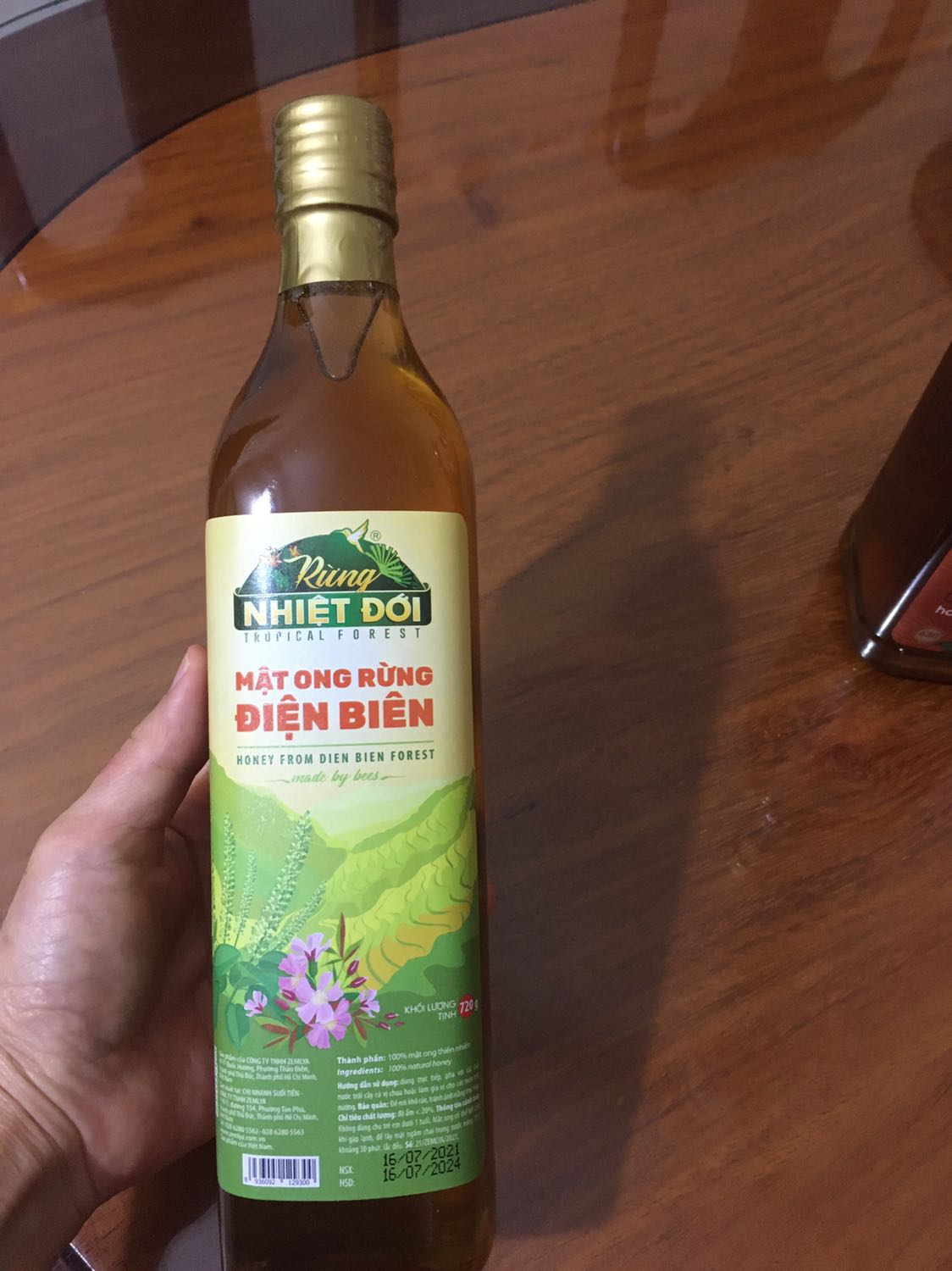 Mật trong veo nên thích lắm, đóng hàng kĩ và giao hàng sớm hơn 2 tuần so với dự kiến nên mình rất ưng. Cảm ơn shop